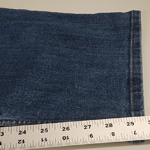 Wrangler Regular Fit Denim Jeans with Subtle Fading - Picture 7 of 9